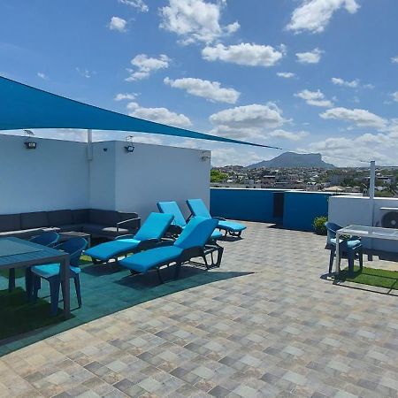 Flic En Flac Beach Penthouse ภายนอก รูปภาพ