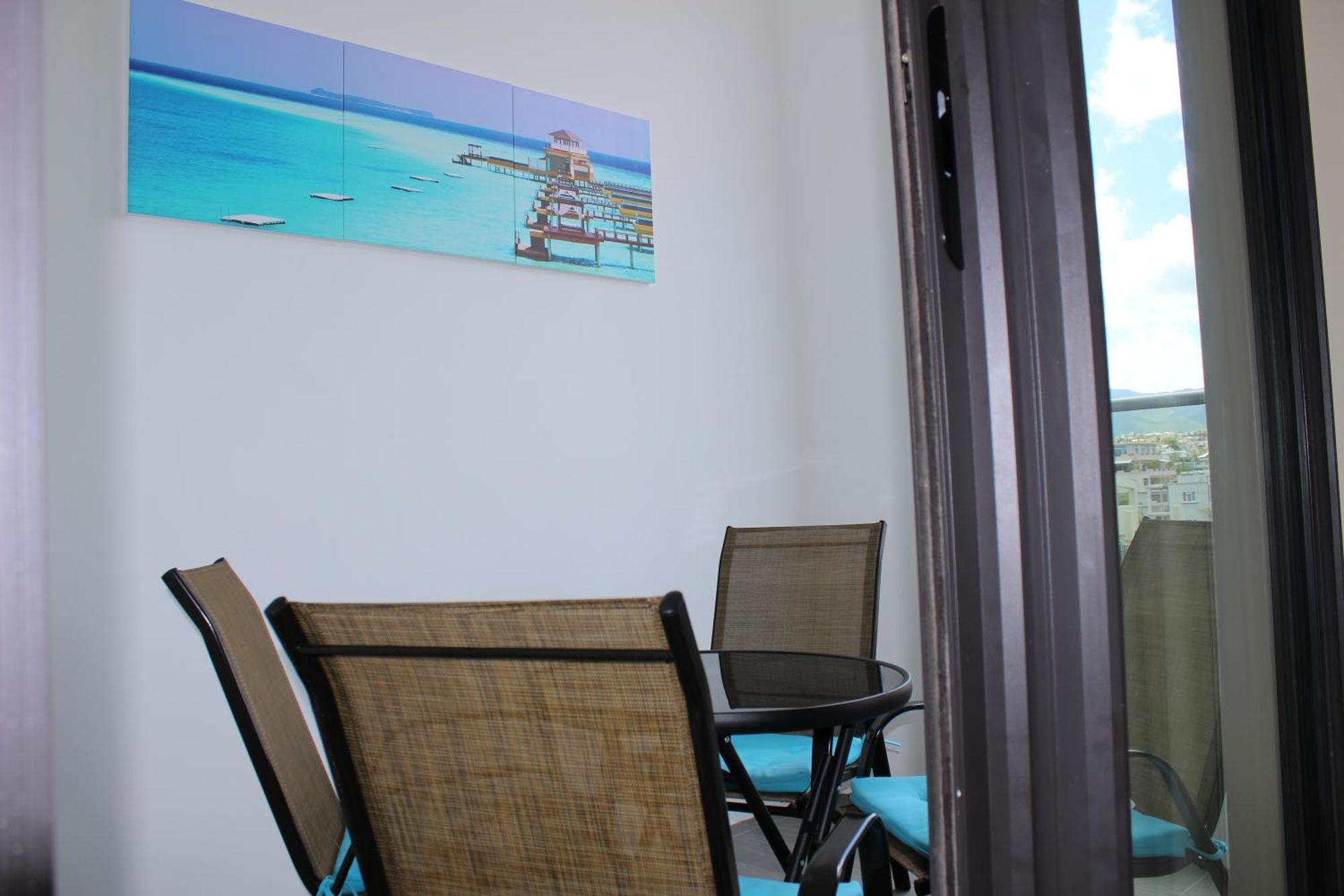 Flic En Flac Beach Penthouse ภายนอก รูปภาพ